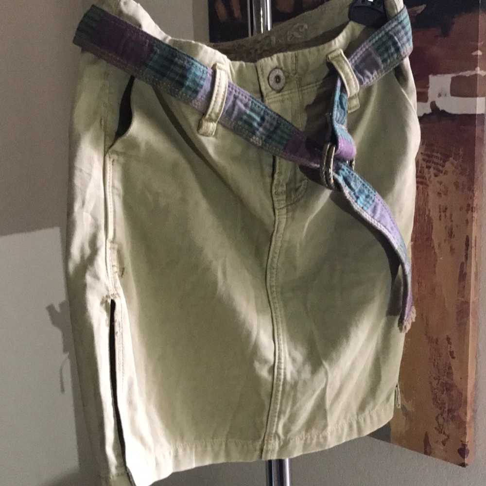 Belted mini with side slits